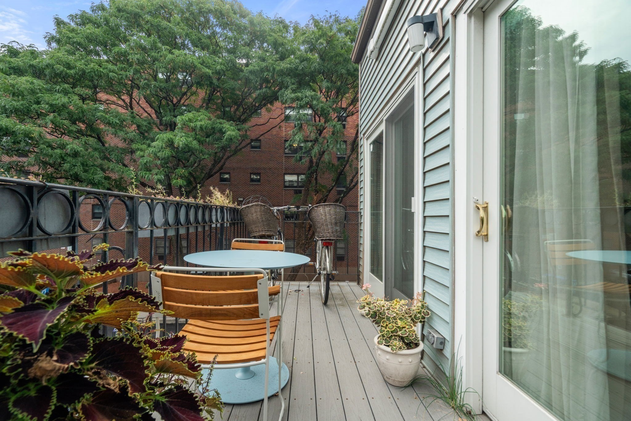 209 W Canton St # 3