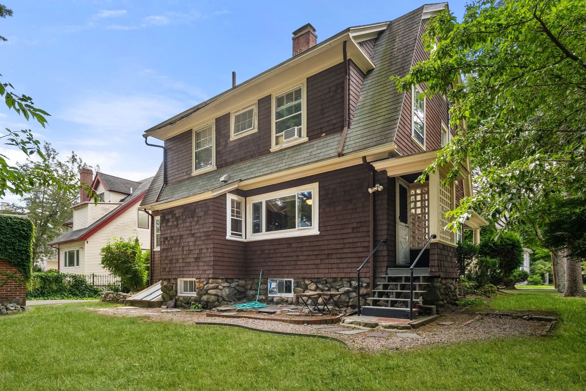 18 Loring Street