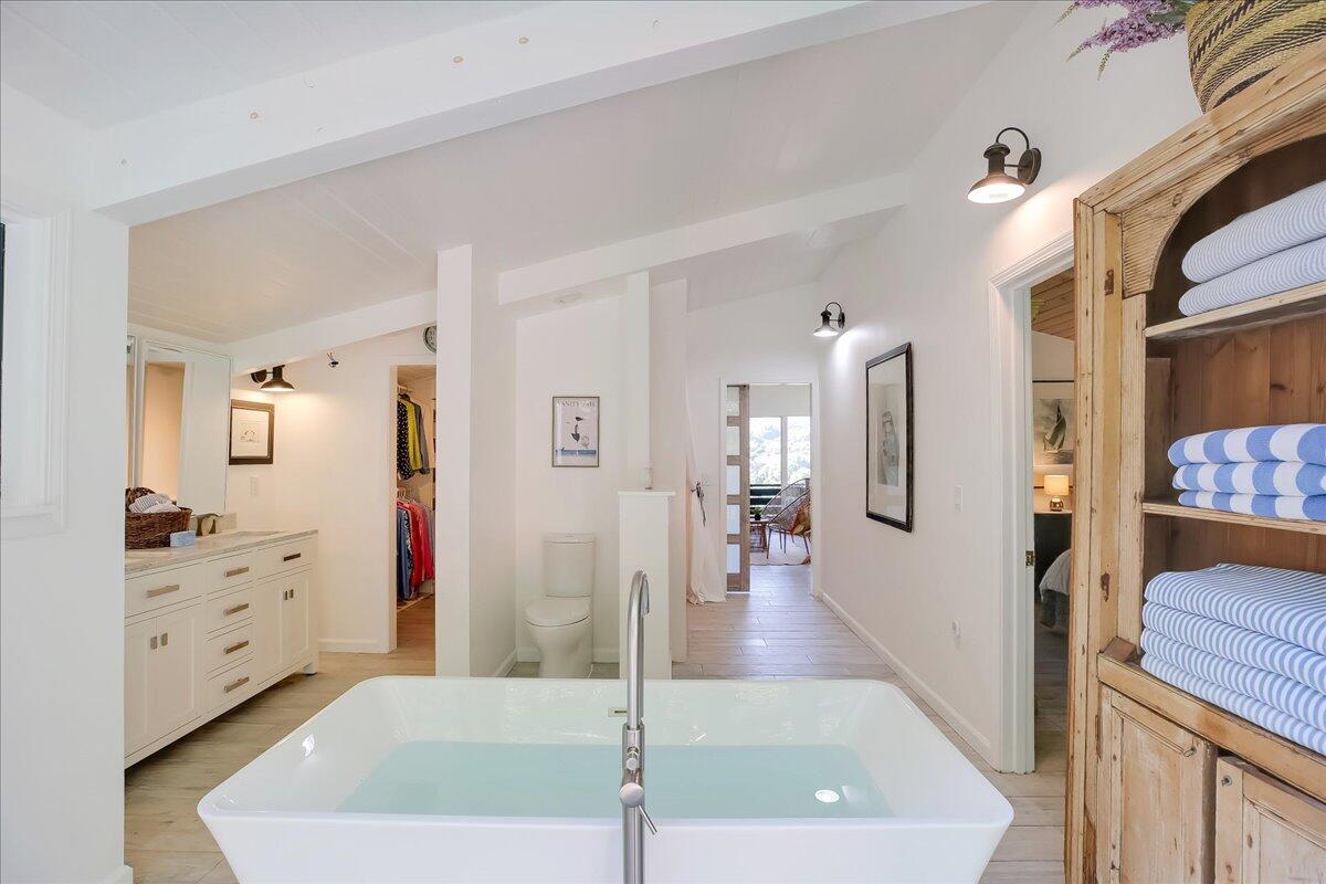 2253 Las Canoas Road