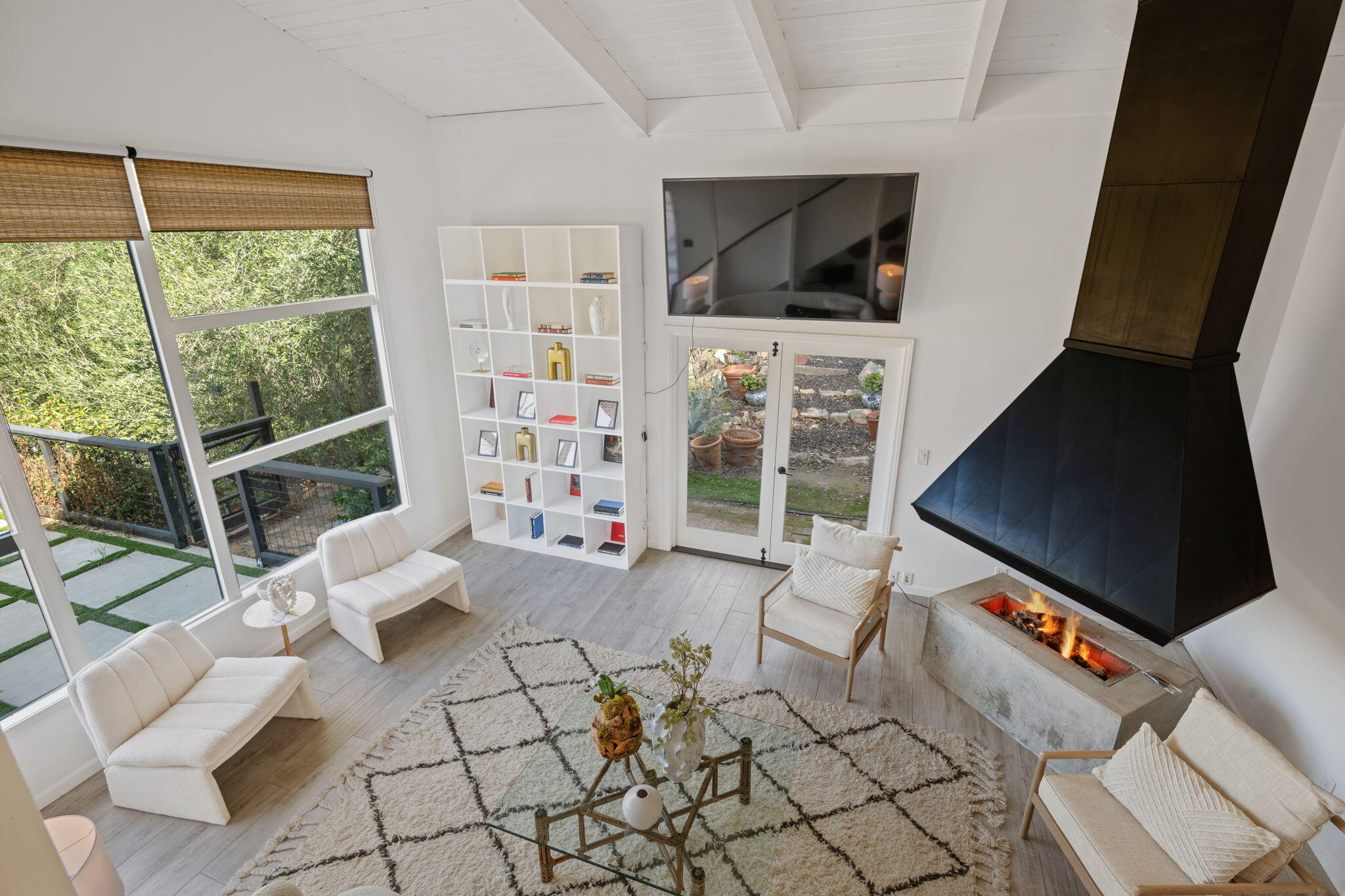 2253 Las Canoas Road