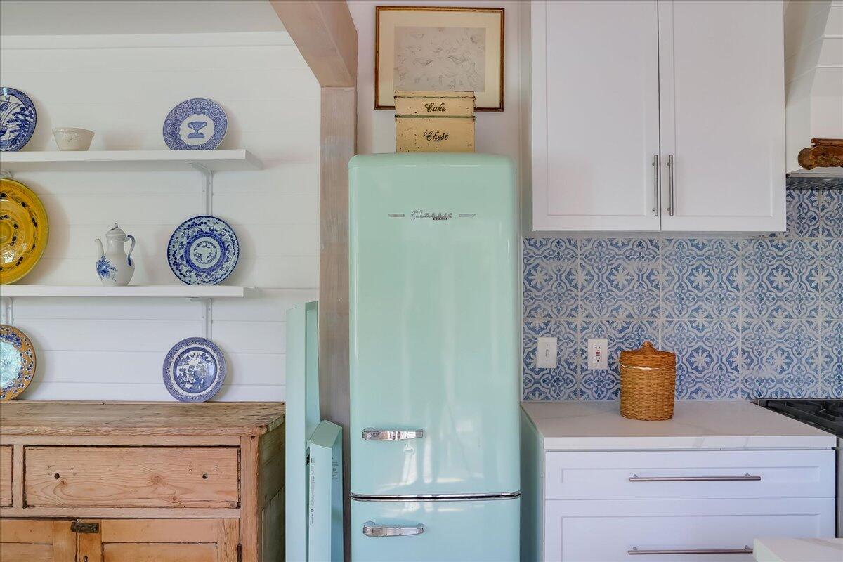 2253 Las Canoas Road