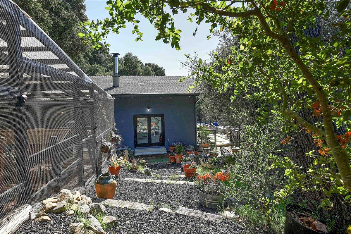 2253 Las Canoas Road