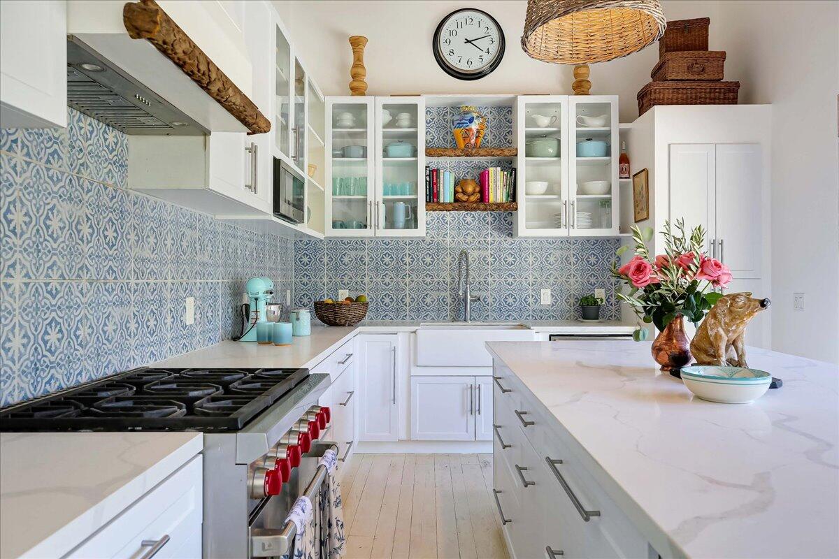 2253 Las Canoas Road