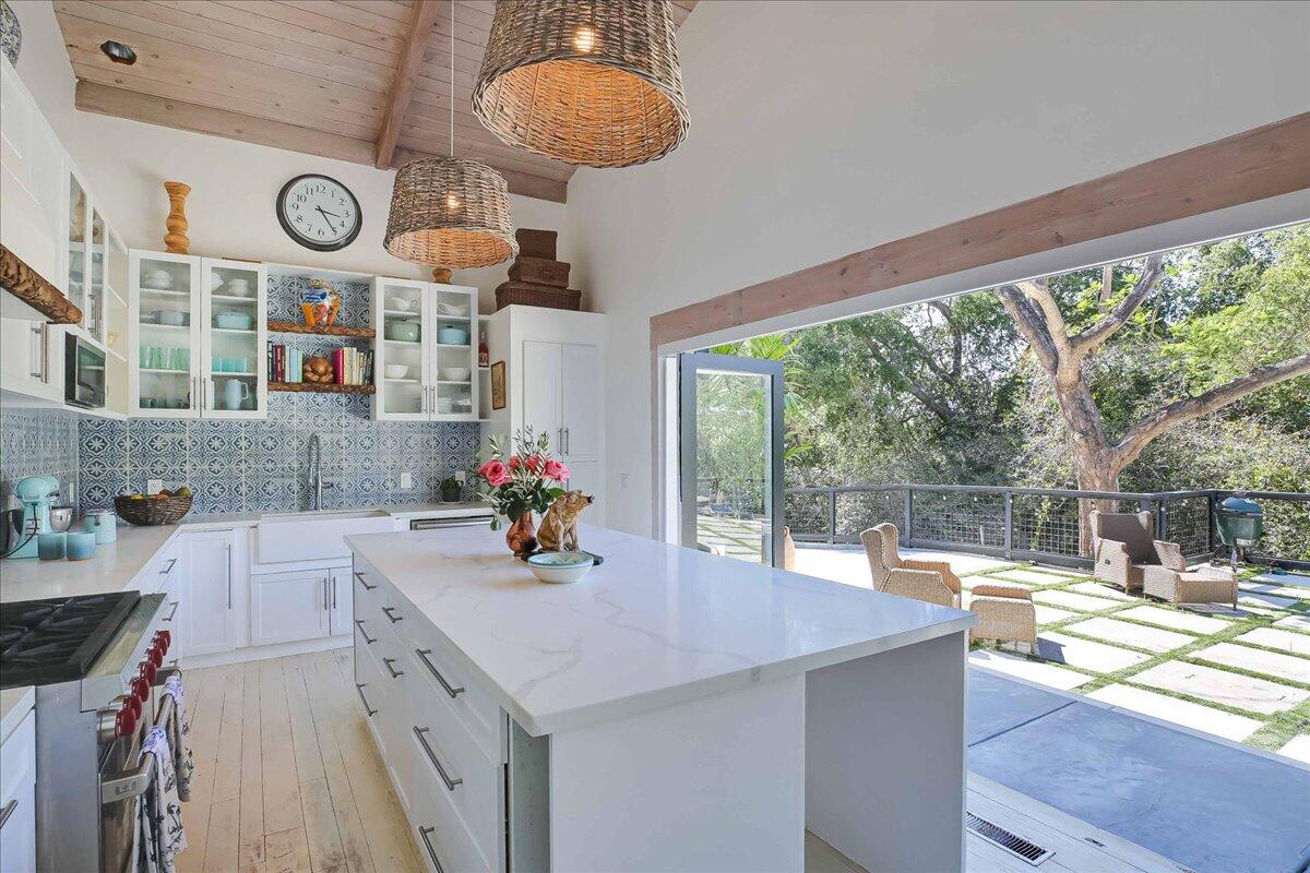 2253 Las Canoas Road