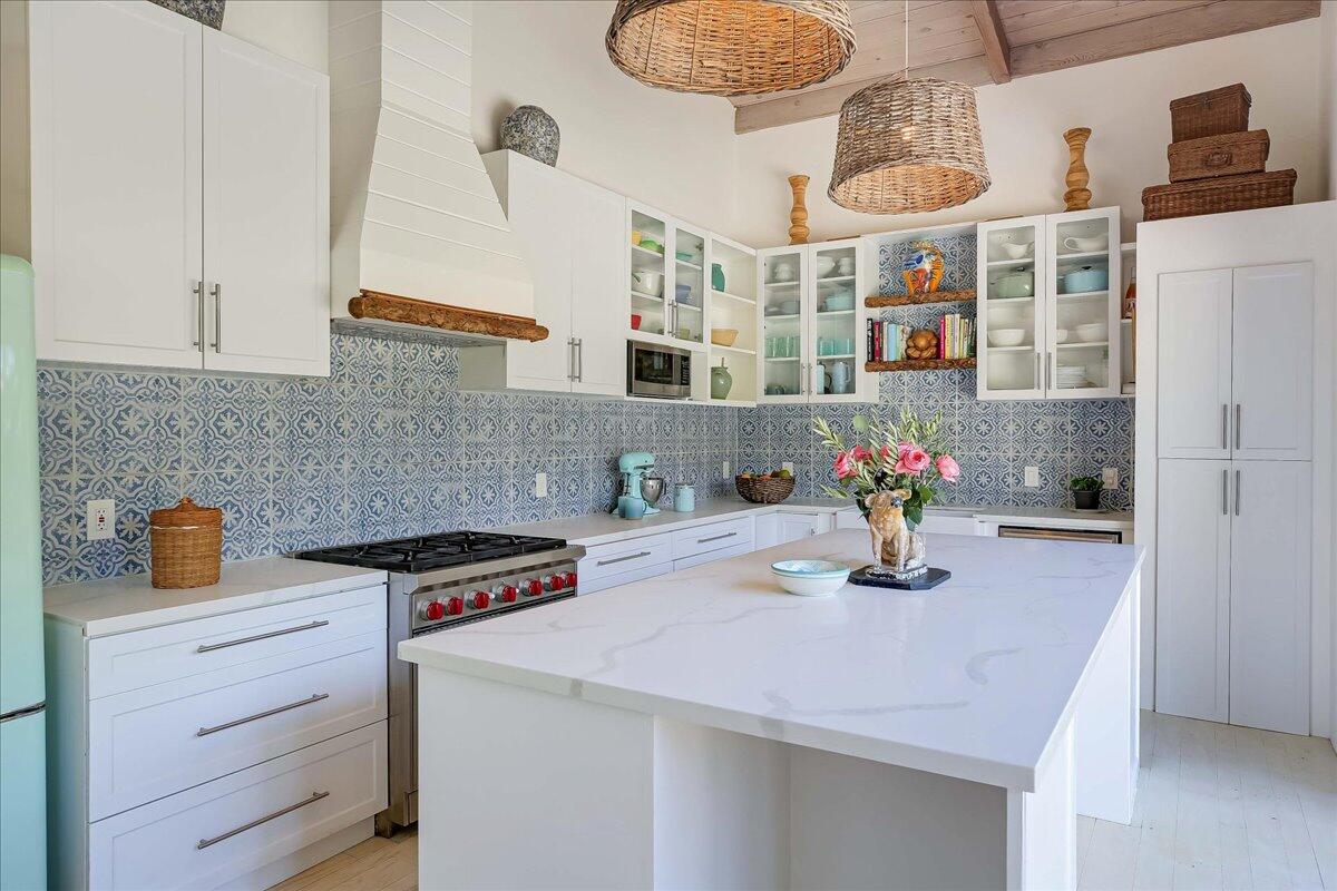 2253 Las Canoas Road