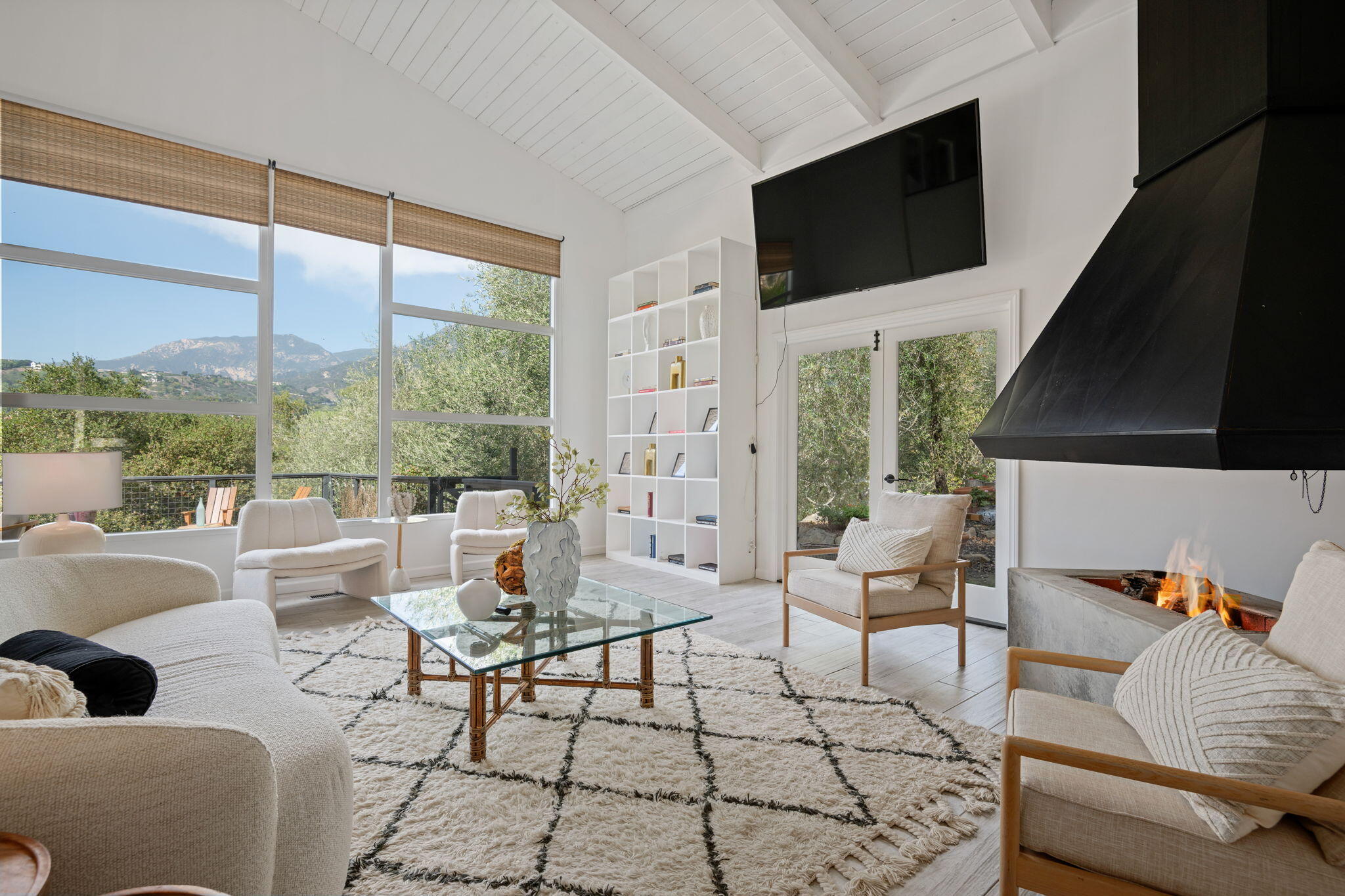 2253 Las Canoas Road