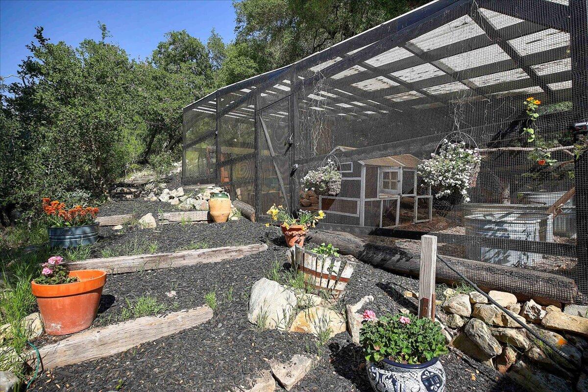 2253 Las Canoas Road