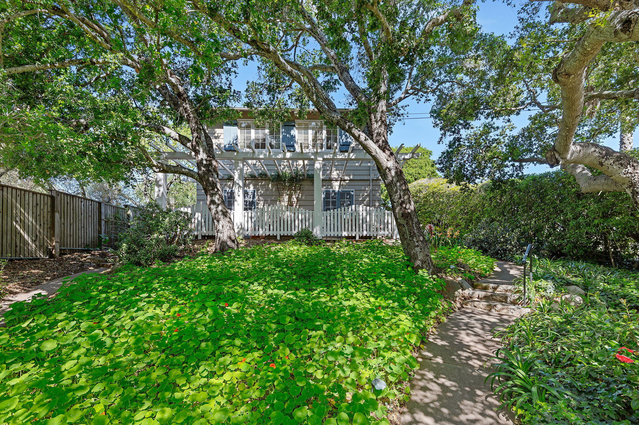 321 E Mission Street