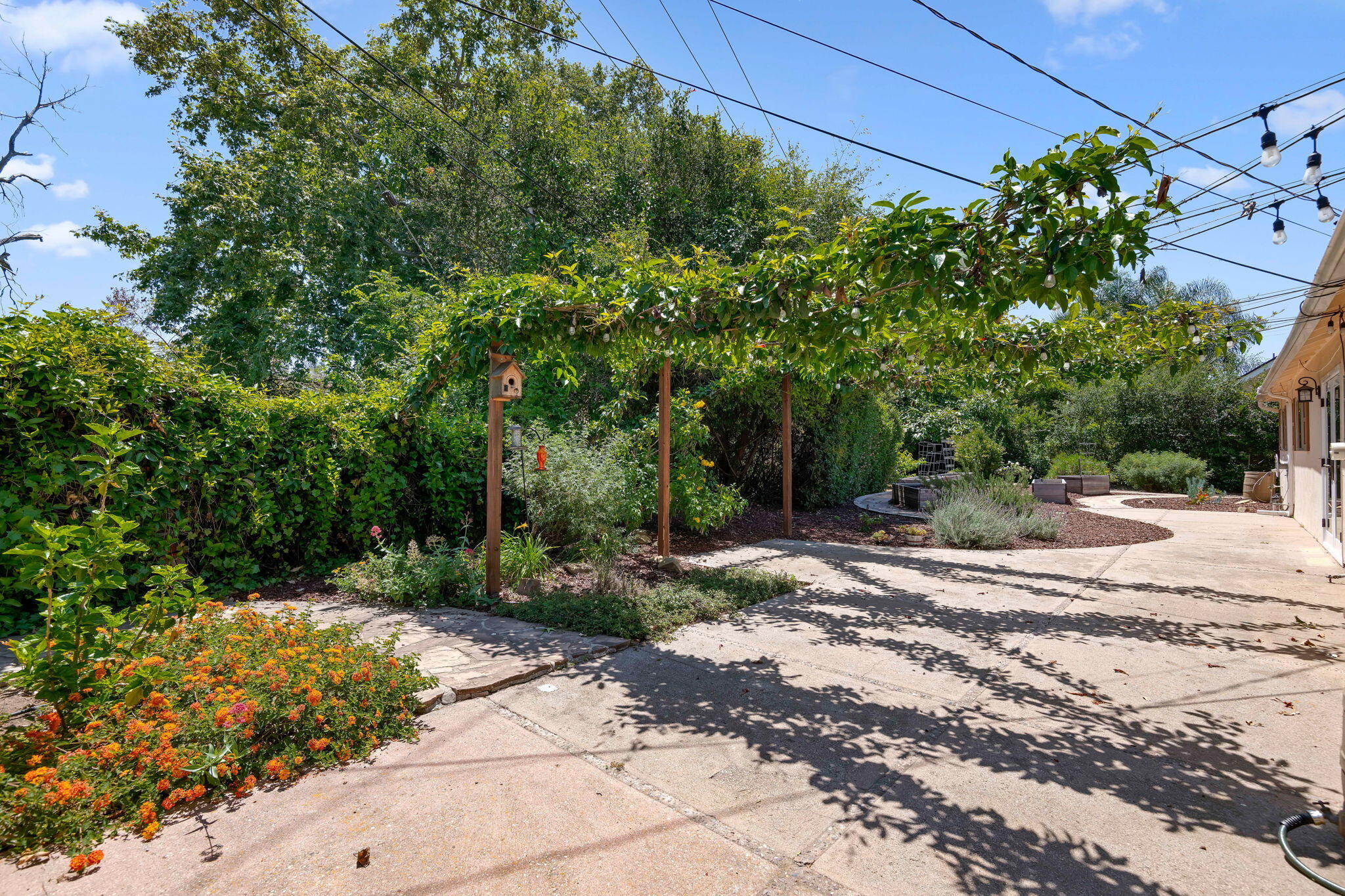 5549 Huntington Drive