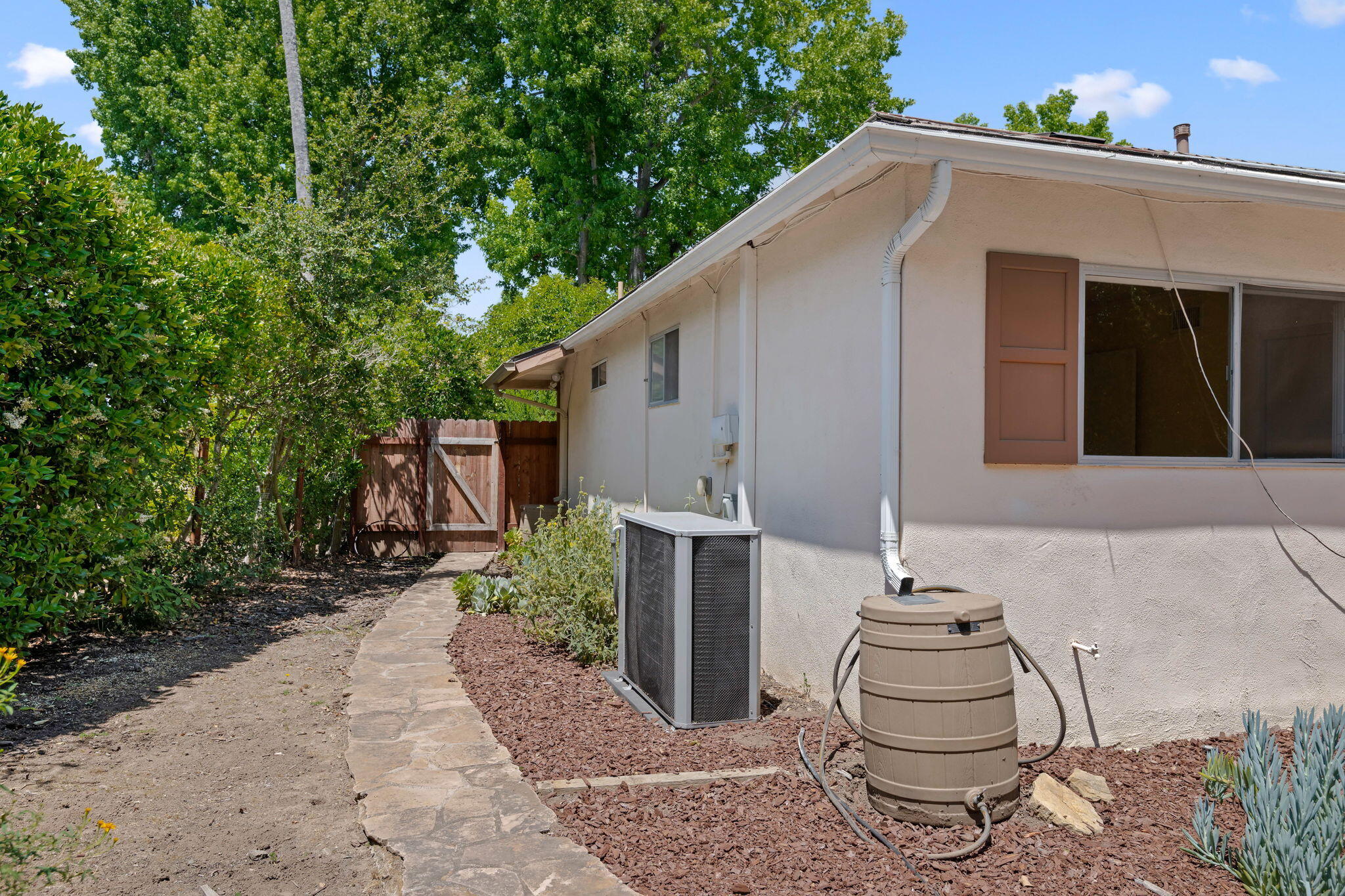 5549 Huntington Drive