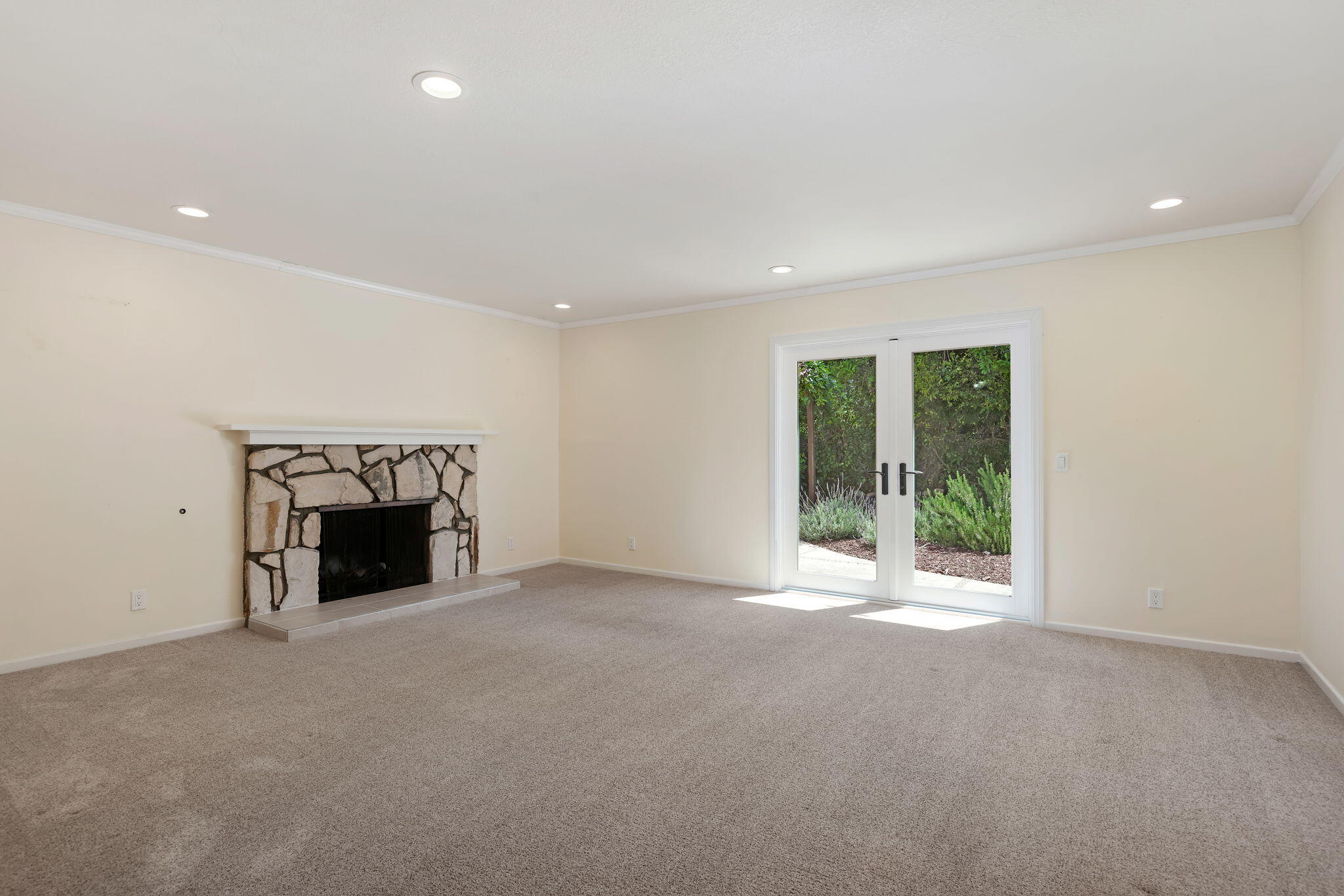 5549 Huntington Drive