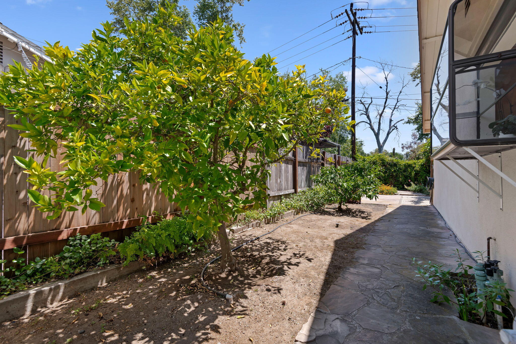 5549 Huntington Drive