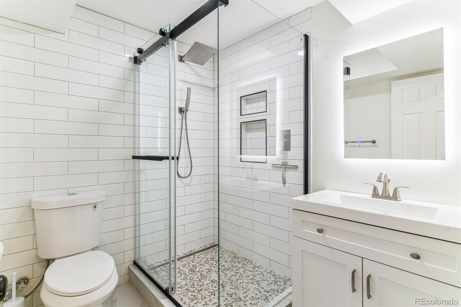 1550 S Syracuse Street