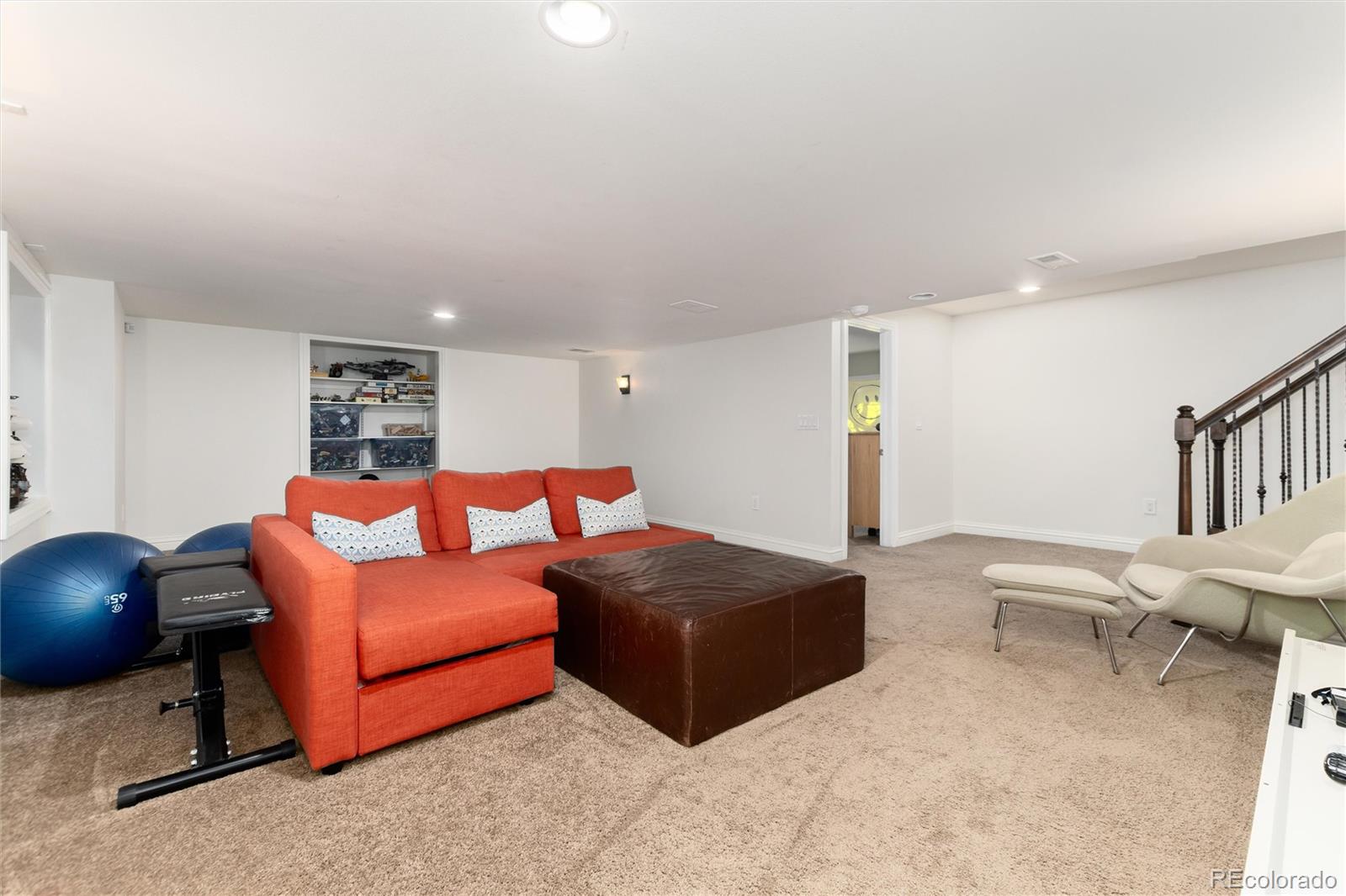 6343 E Stanford Avenue