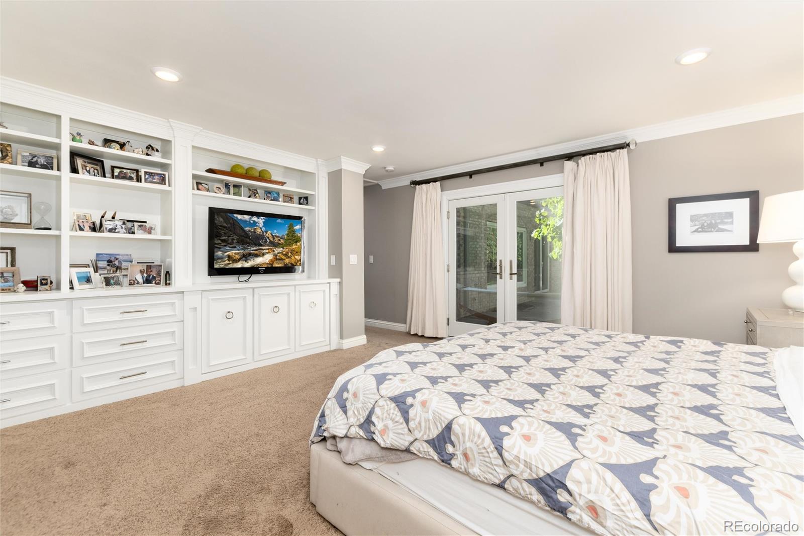 6343 E Stanford Avenue