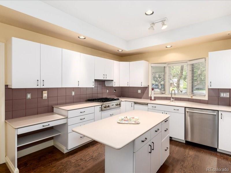 2552 E Alameda Avenue Unit: 16