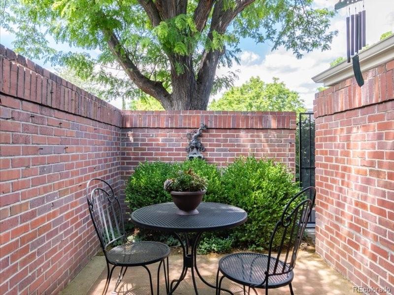 2552 E Alameda Avenue Unit: 16