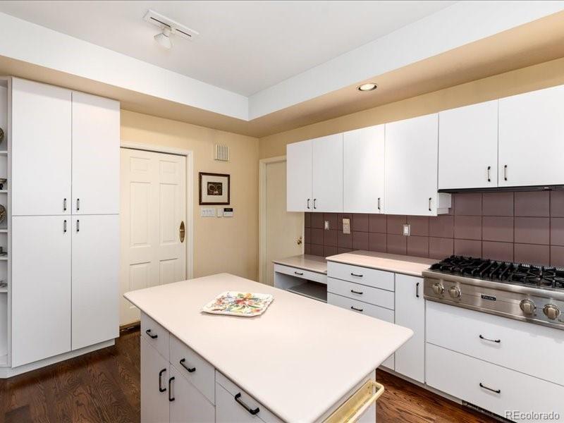 2552 E Alameda Avenue Unit: 16