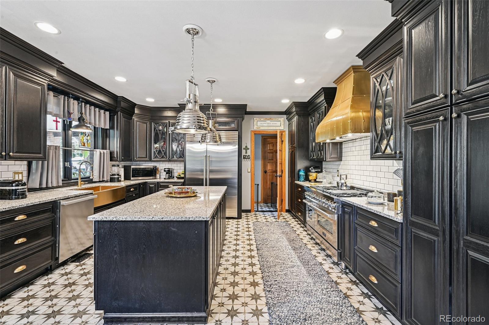 5475 S Laredo Street