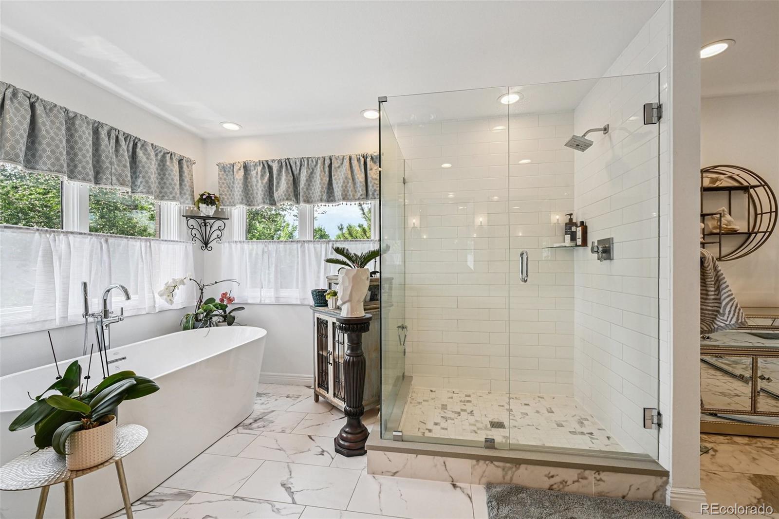 5475 S Laredo Street