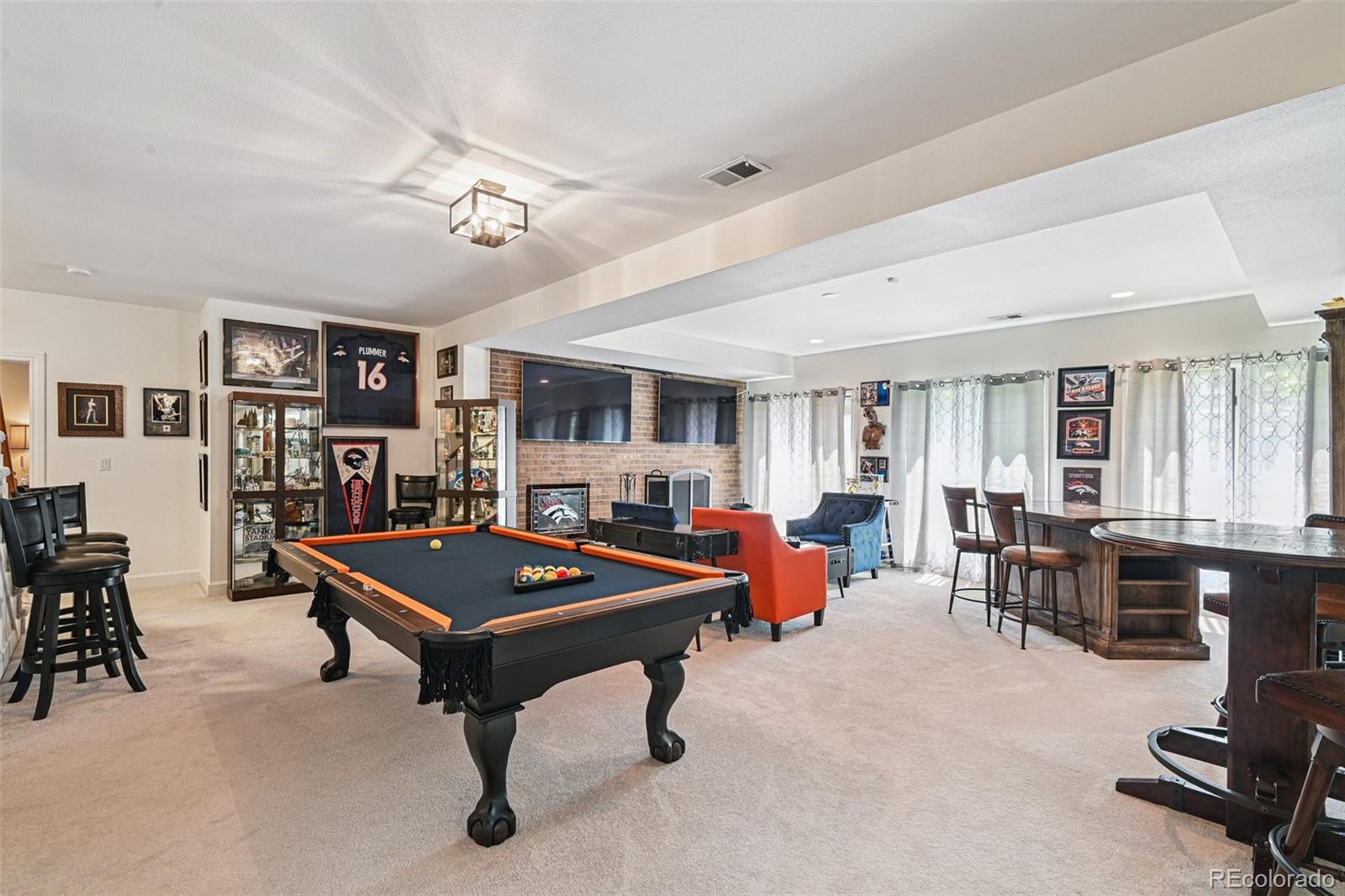 5475 S Laredo Street