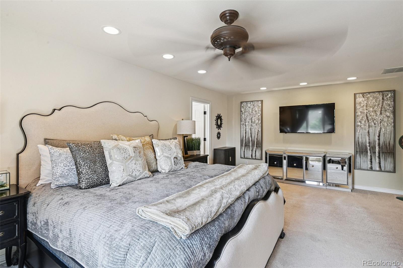 5475 S Laredo Street