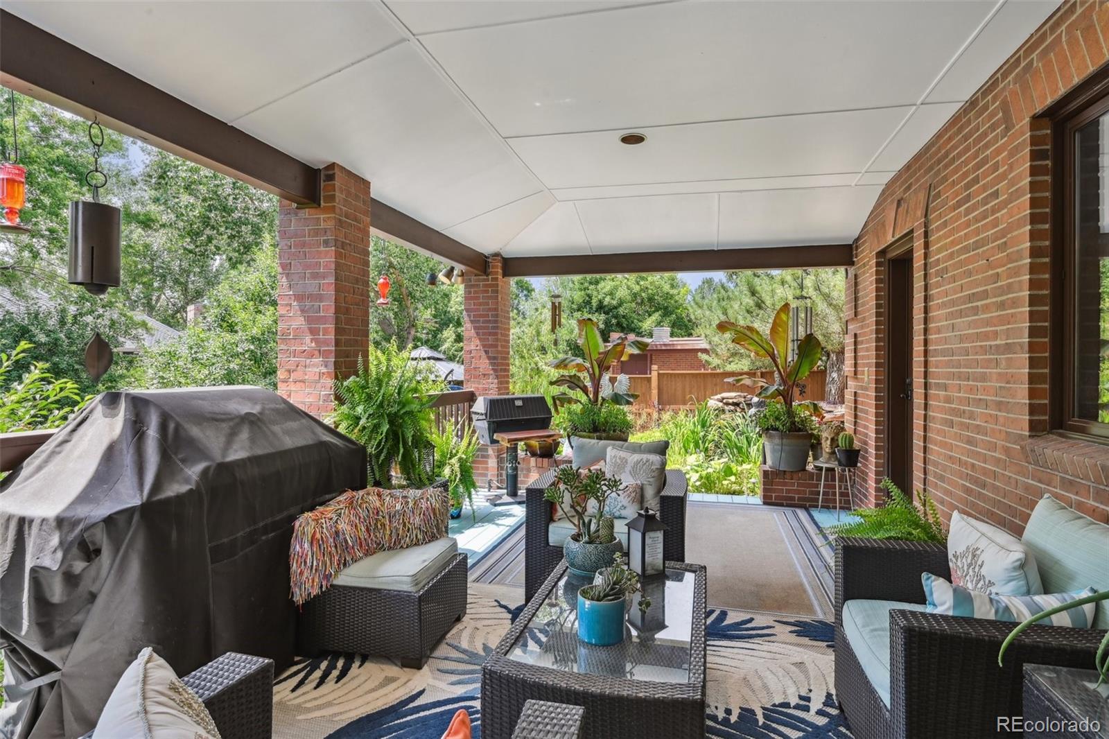 5475 S Laredo Street