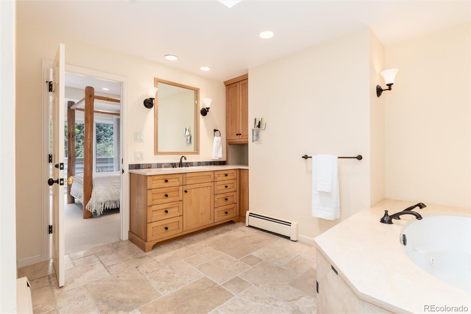 2552 E Alameda Avenue Unit: 16