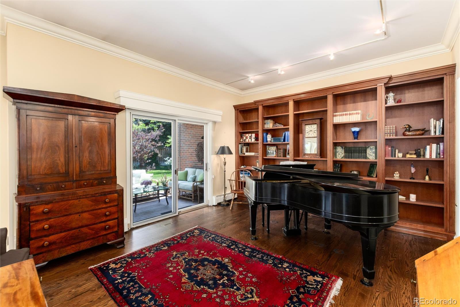 2552 E Alameda Avenue Unit: 16