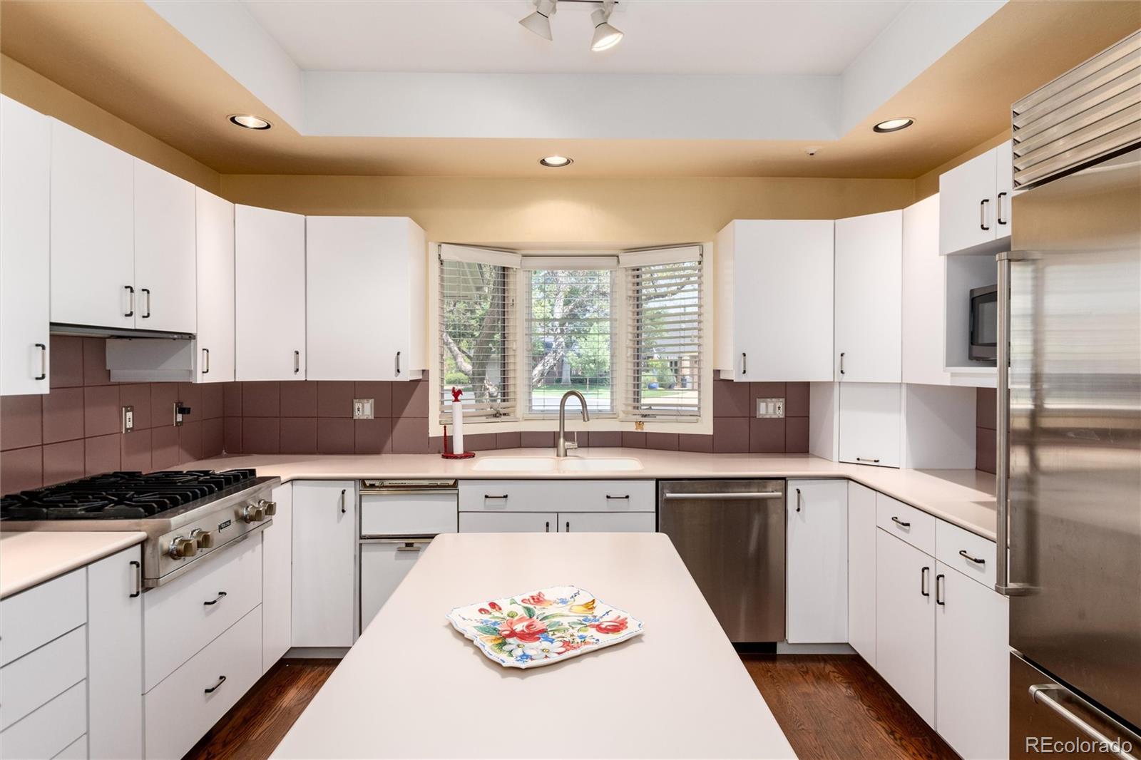 2552 E Alameda Avenue Unit: 16