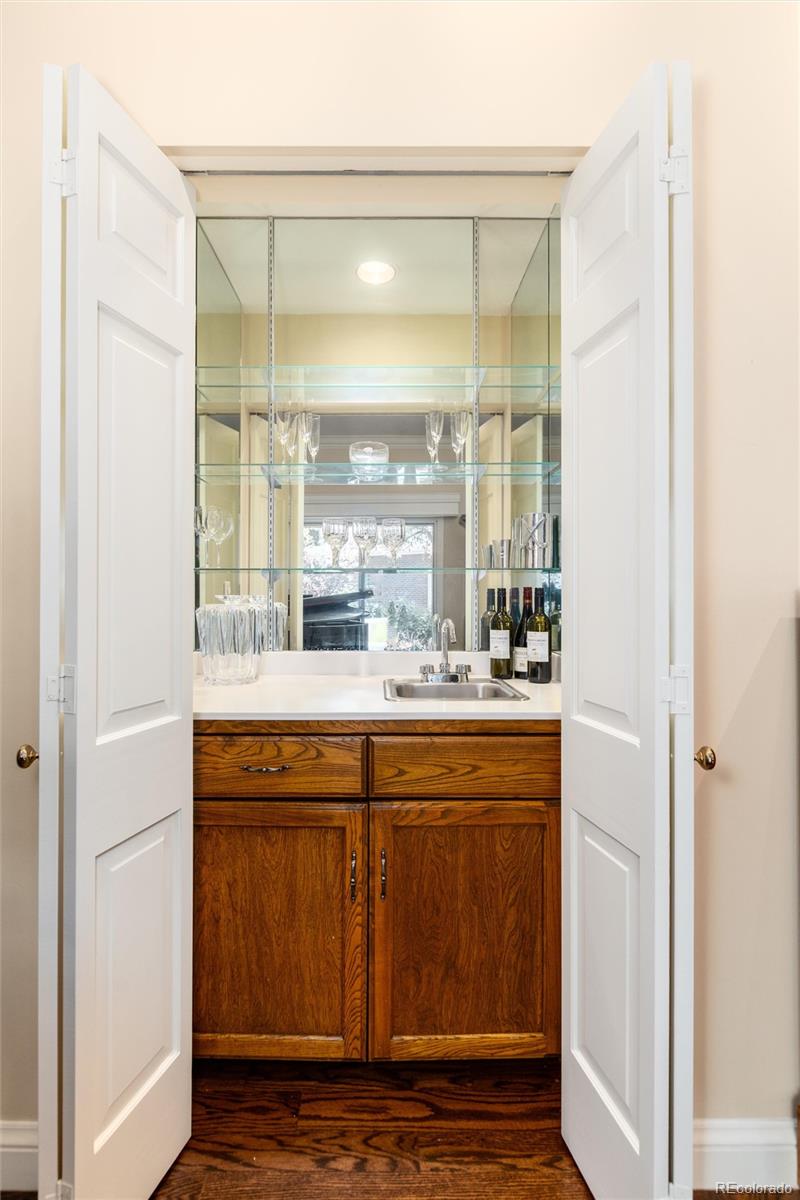 2552 E Alameda Avenue Unit: 16