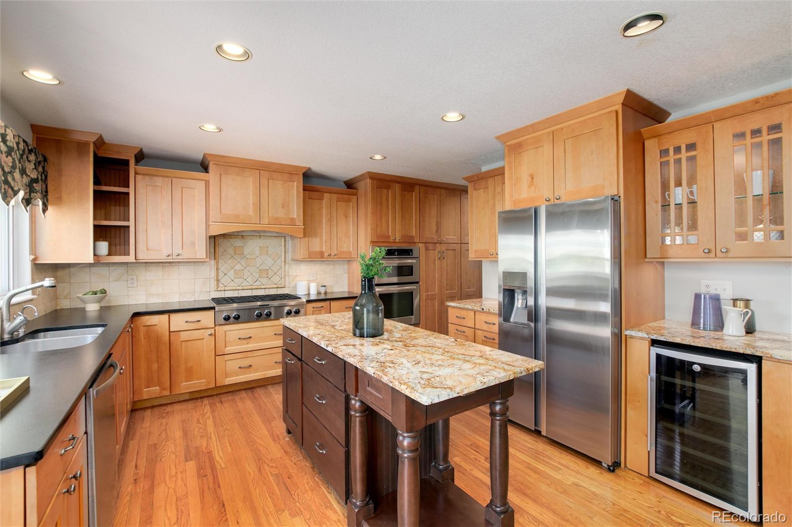 5731 Glenstone Drive