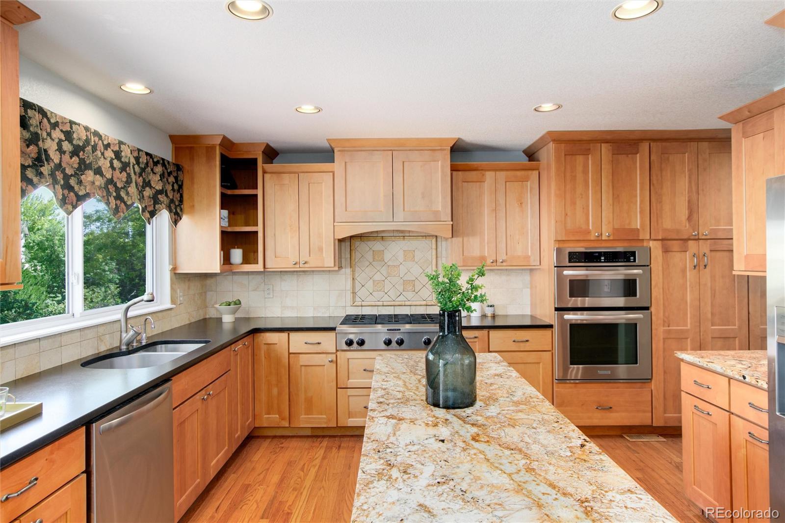 5731 Glenstone Drive