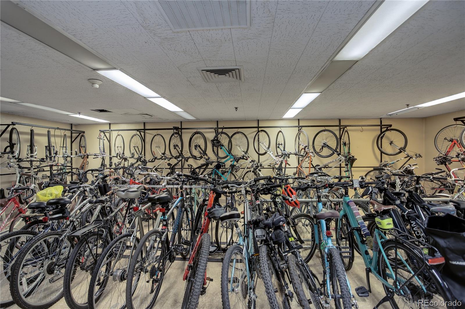 460 S Marion Parkway Unit: 1353