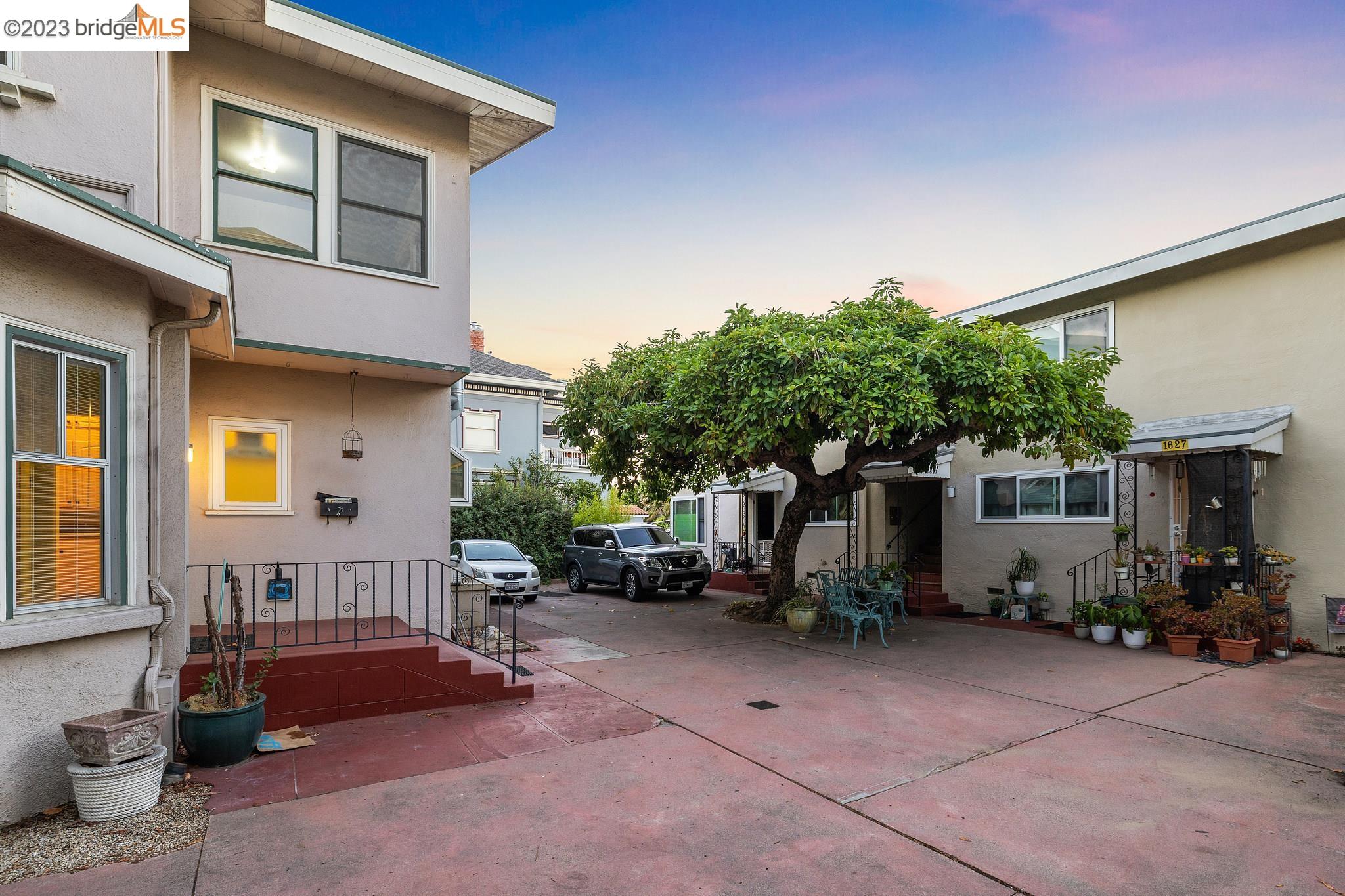 1629 Santa Clara Ave