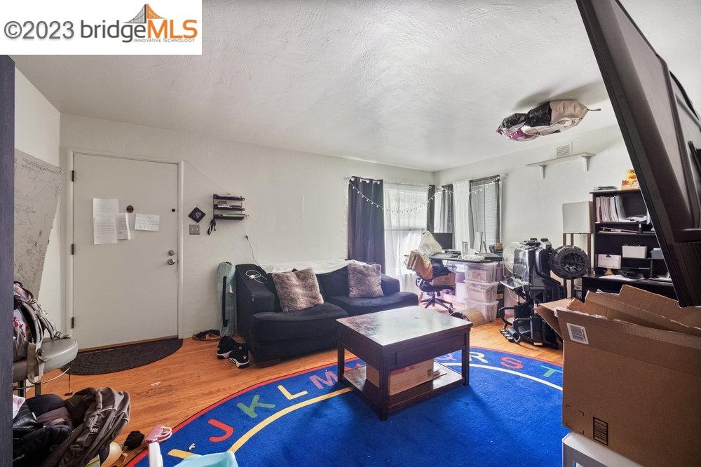 1629 Santa Clara Ave