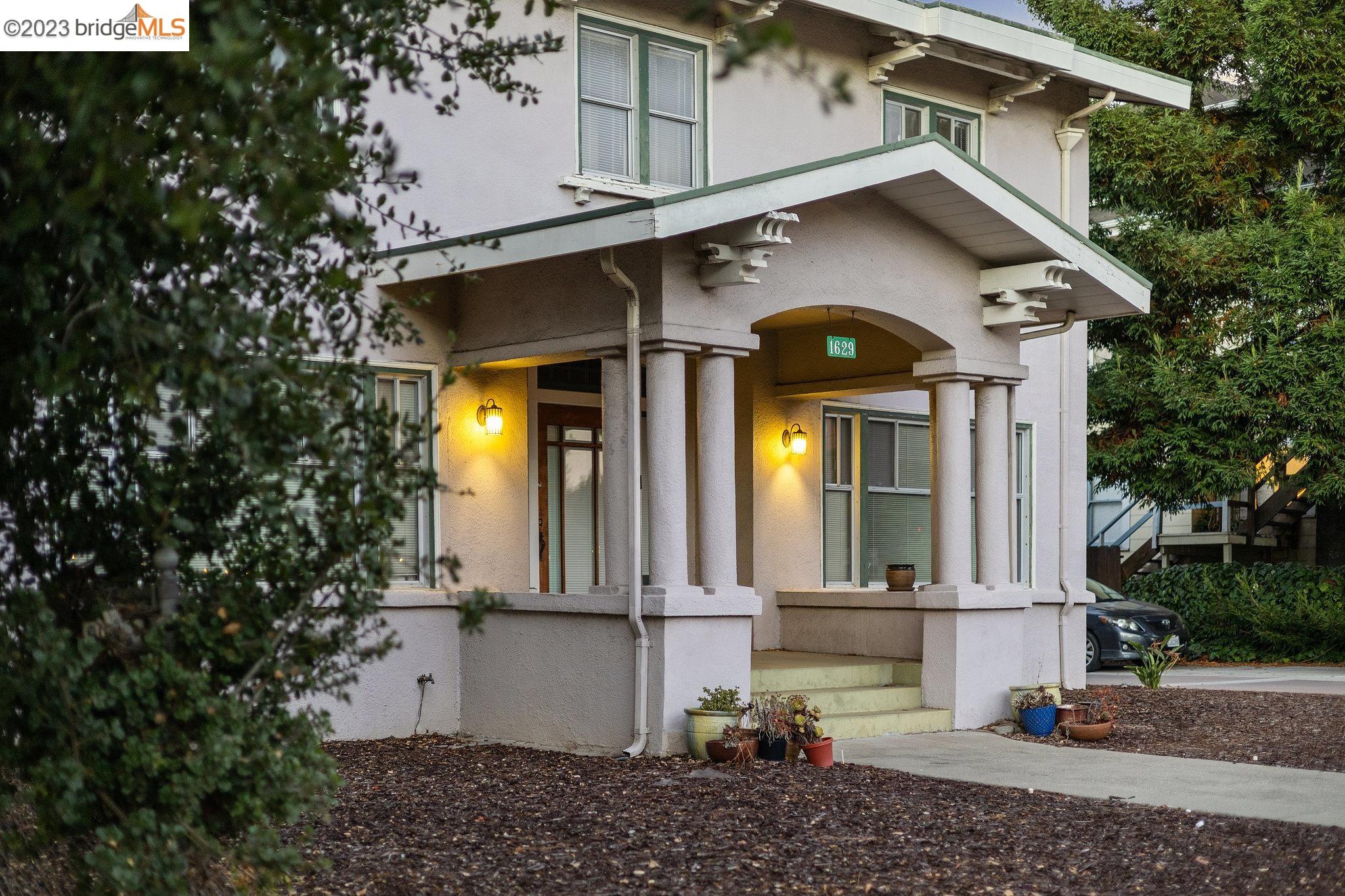 1629 Santa Clara Ave