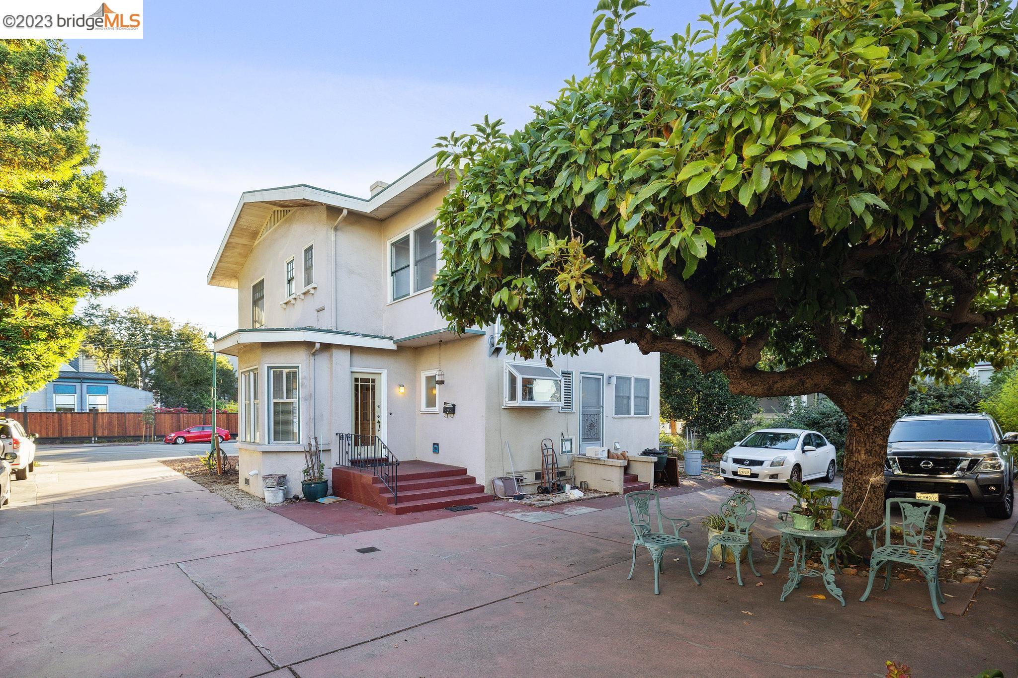 1629 Santa Clara Ave