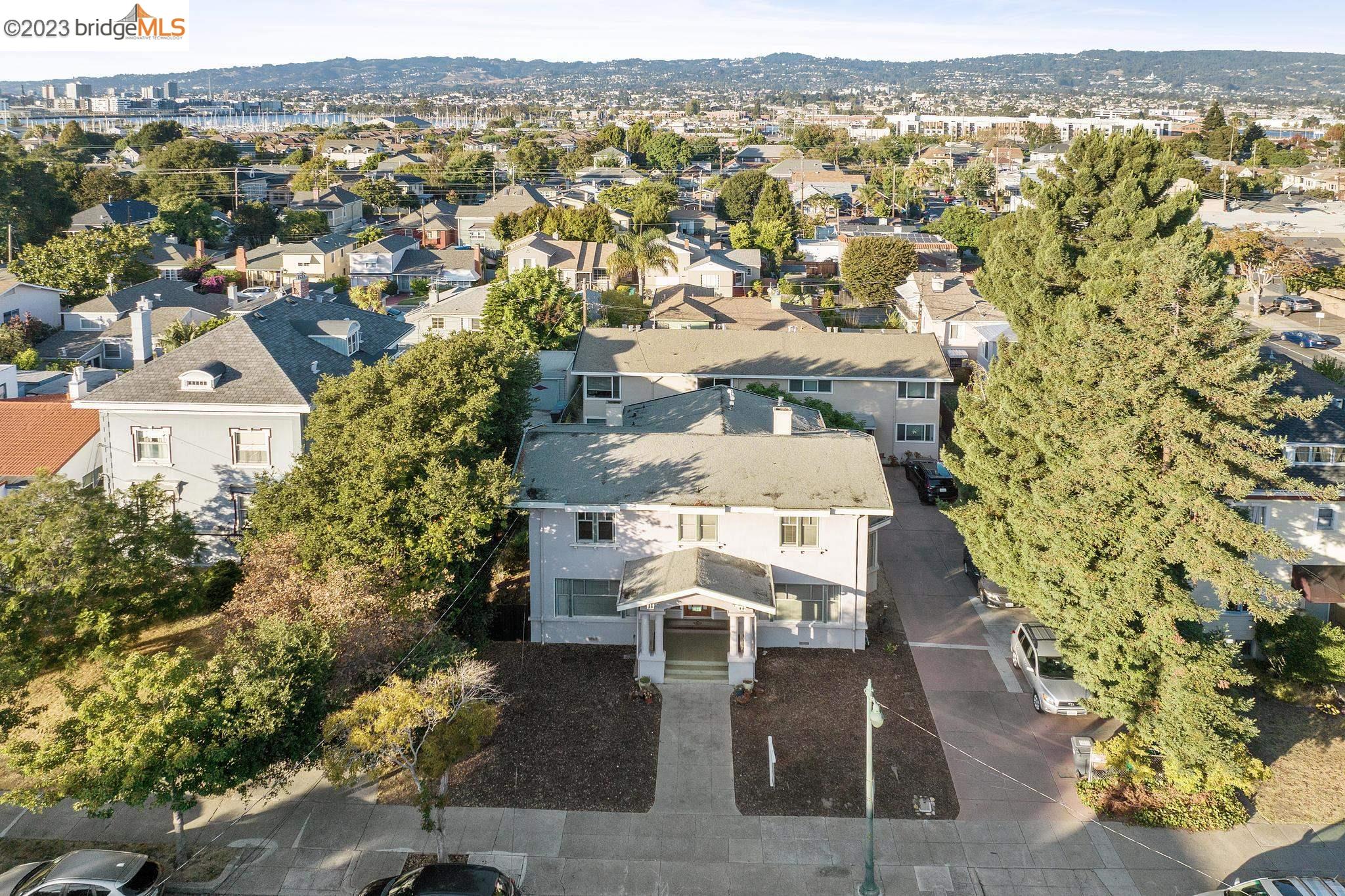 1629 Santa Clara Ave