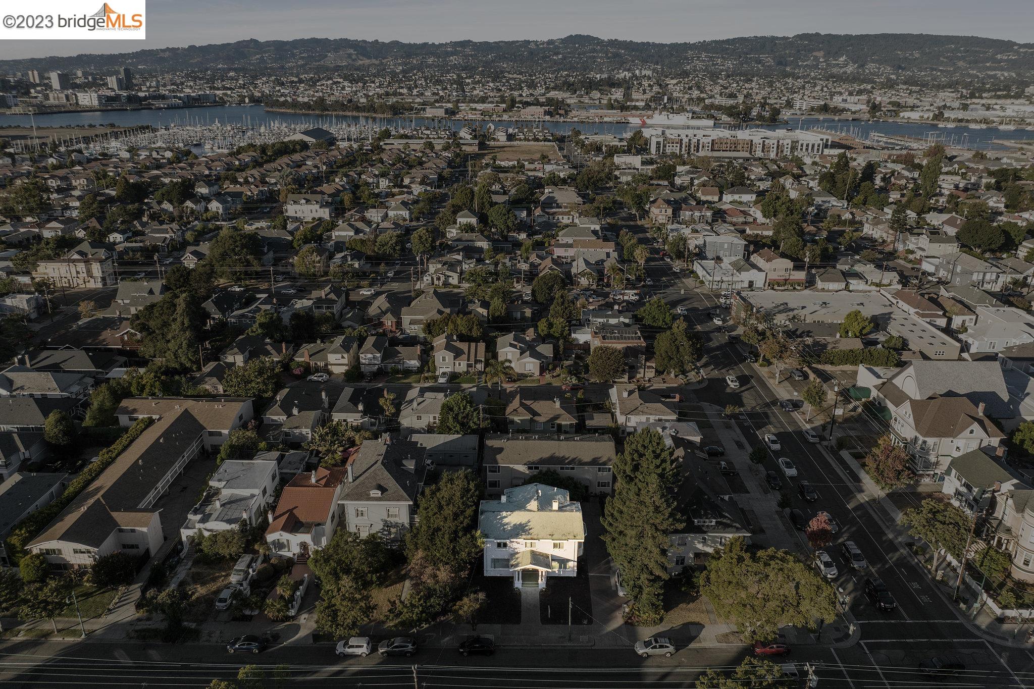 1629 Santa Clara Ave