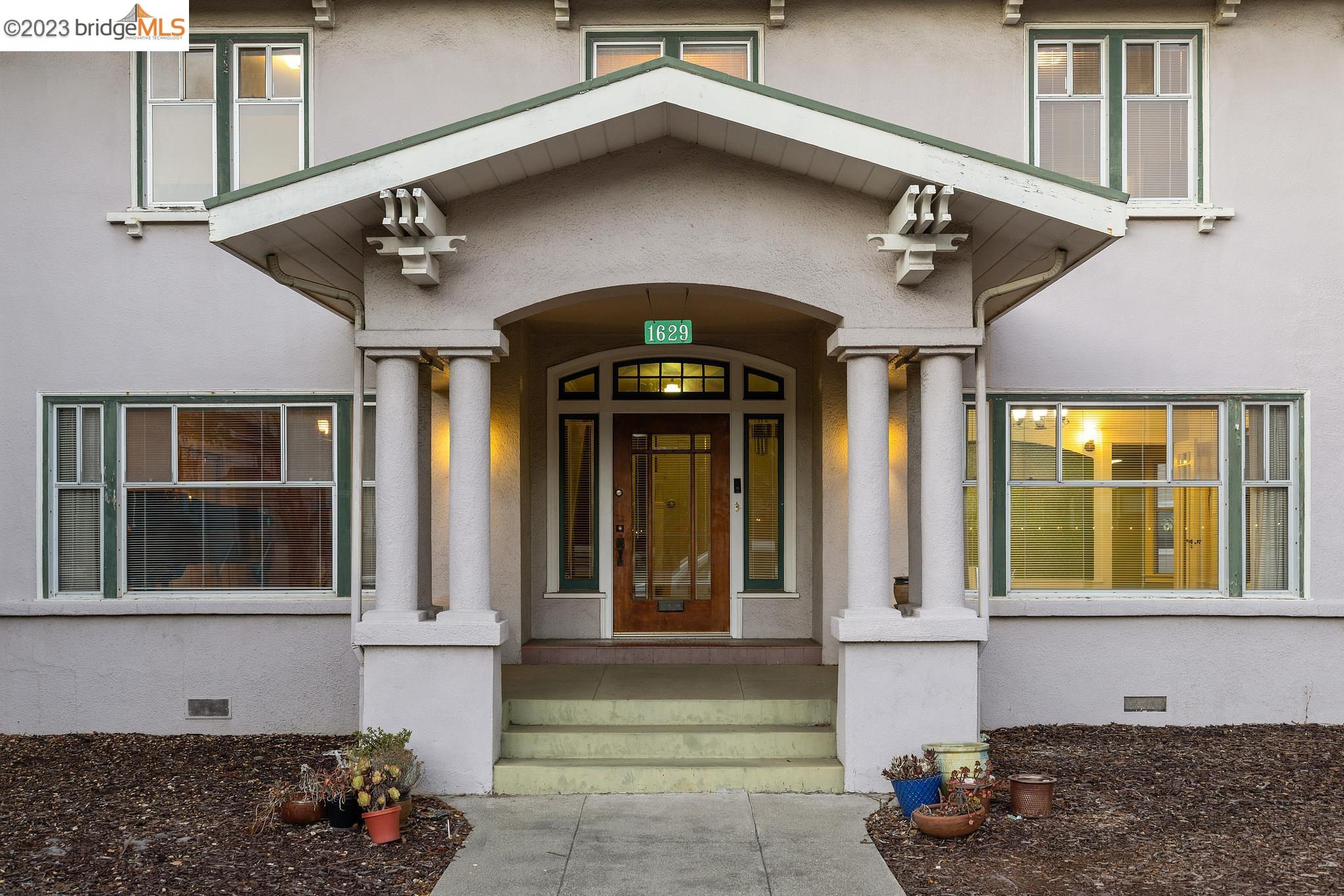 1629 Santa Clara Ave