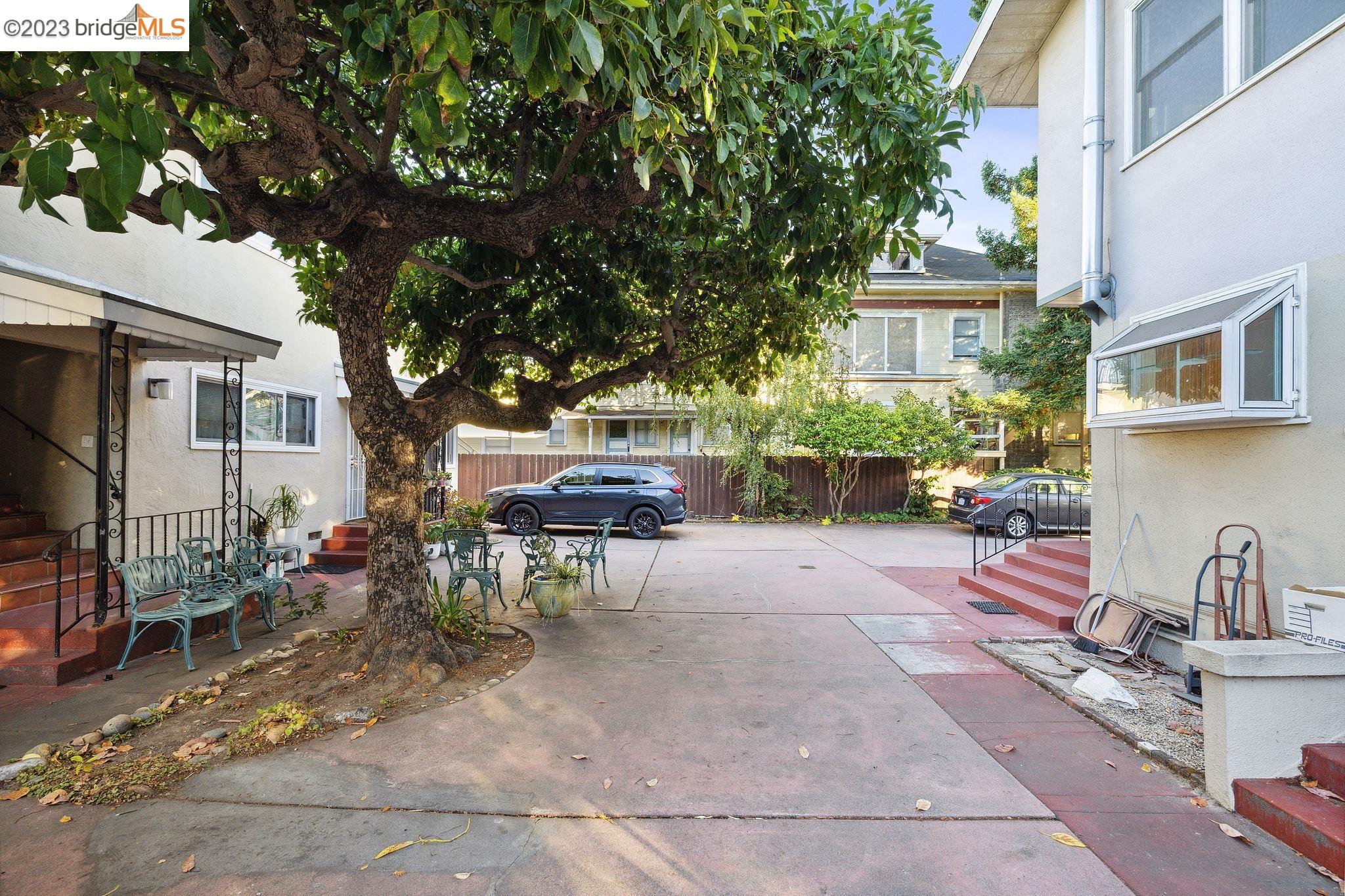 1629 Santa Clara Ave
