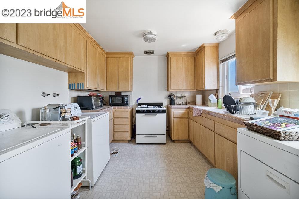 1629 Santa Clara Ave