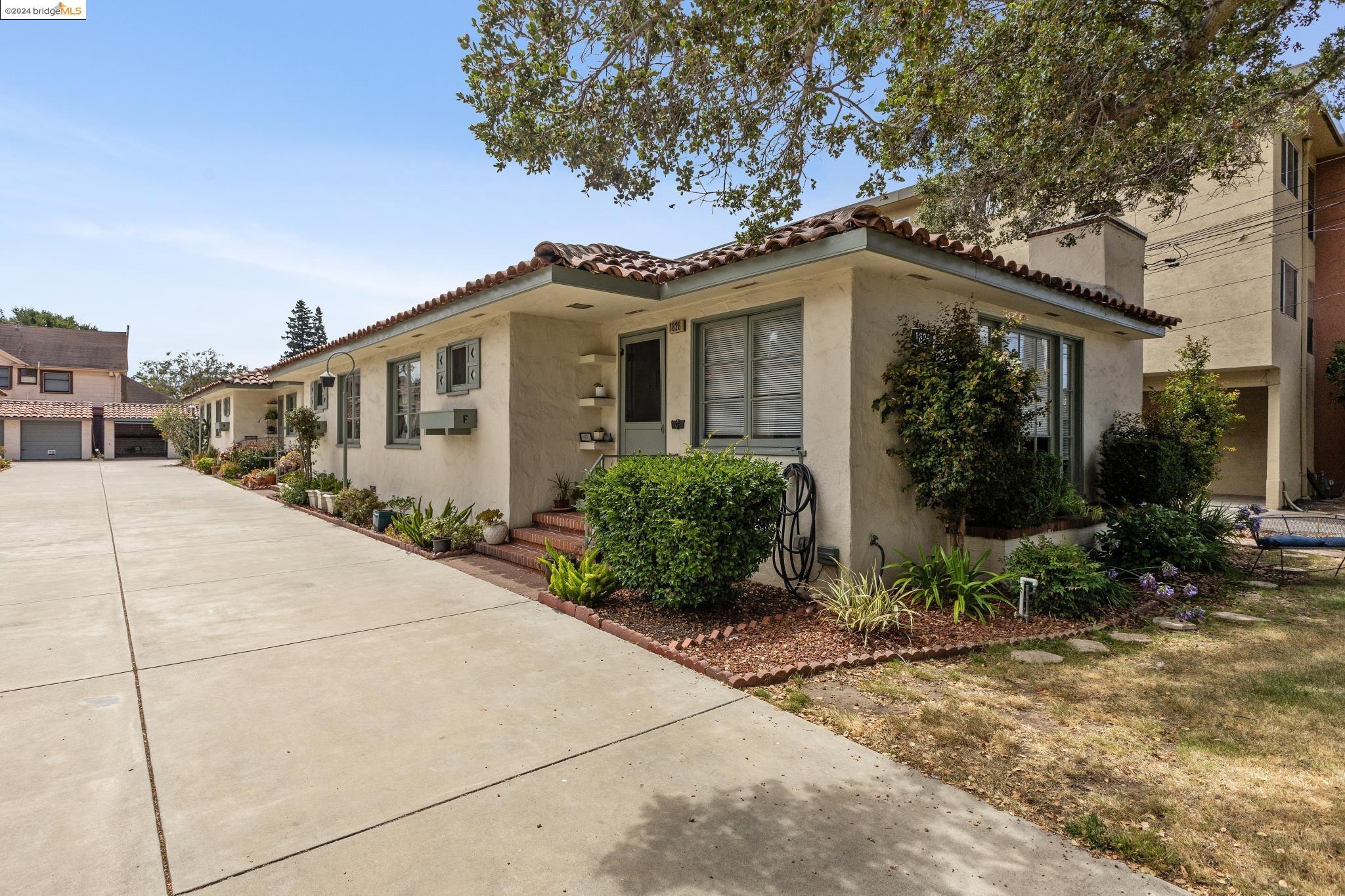 1826 Santa Clara Ave
