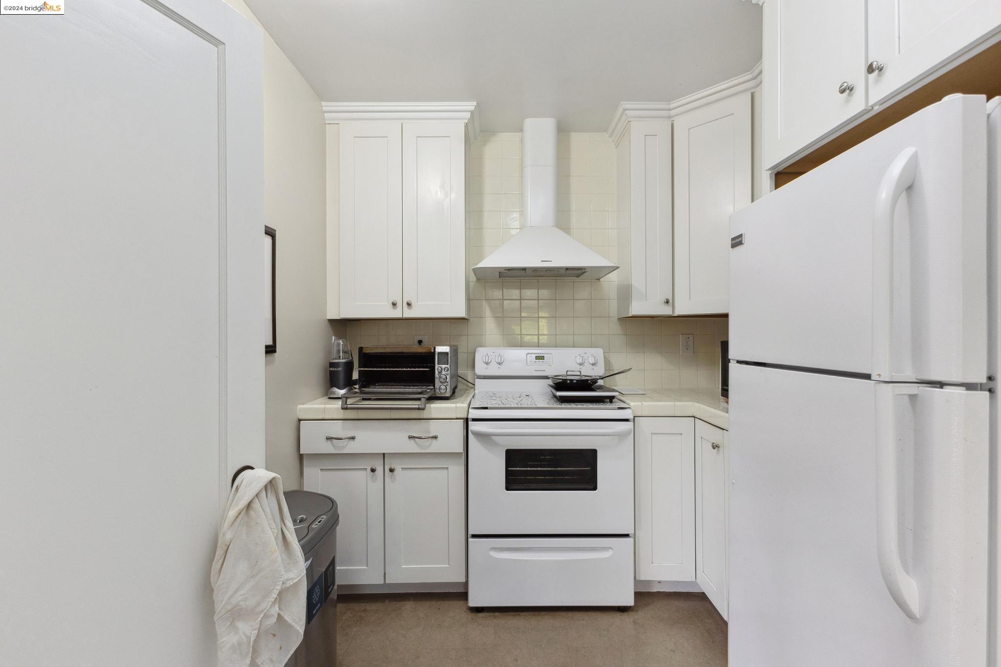 1826 Santa Clara Ave