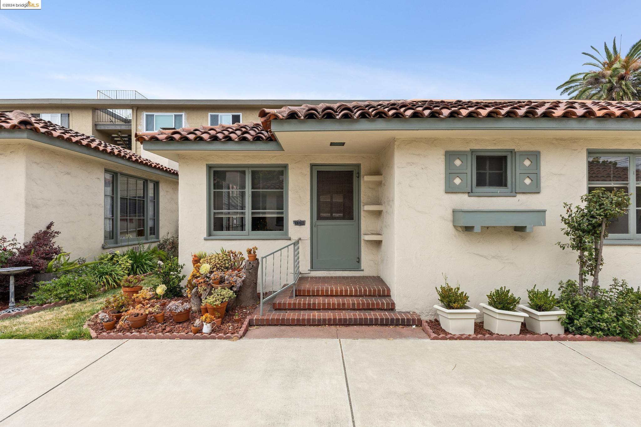 1826 Santa Clara Ave