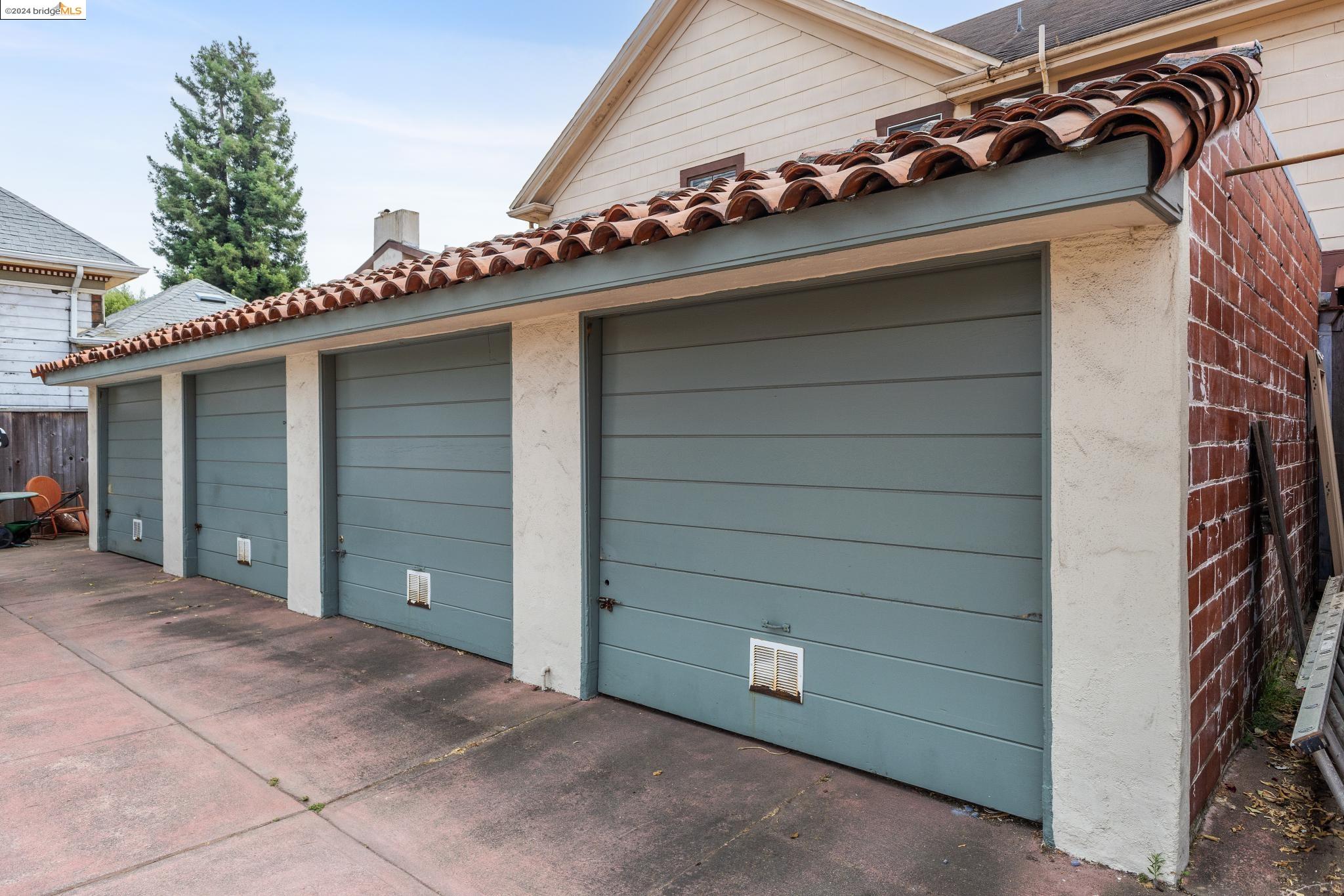 1826 Santa Clara Ave