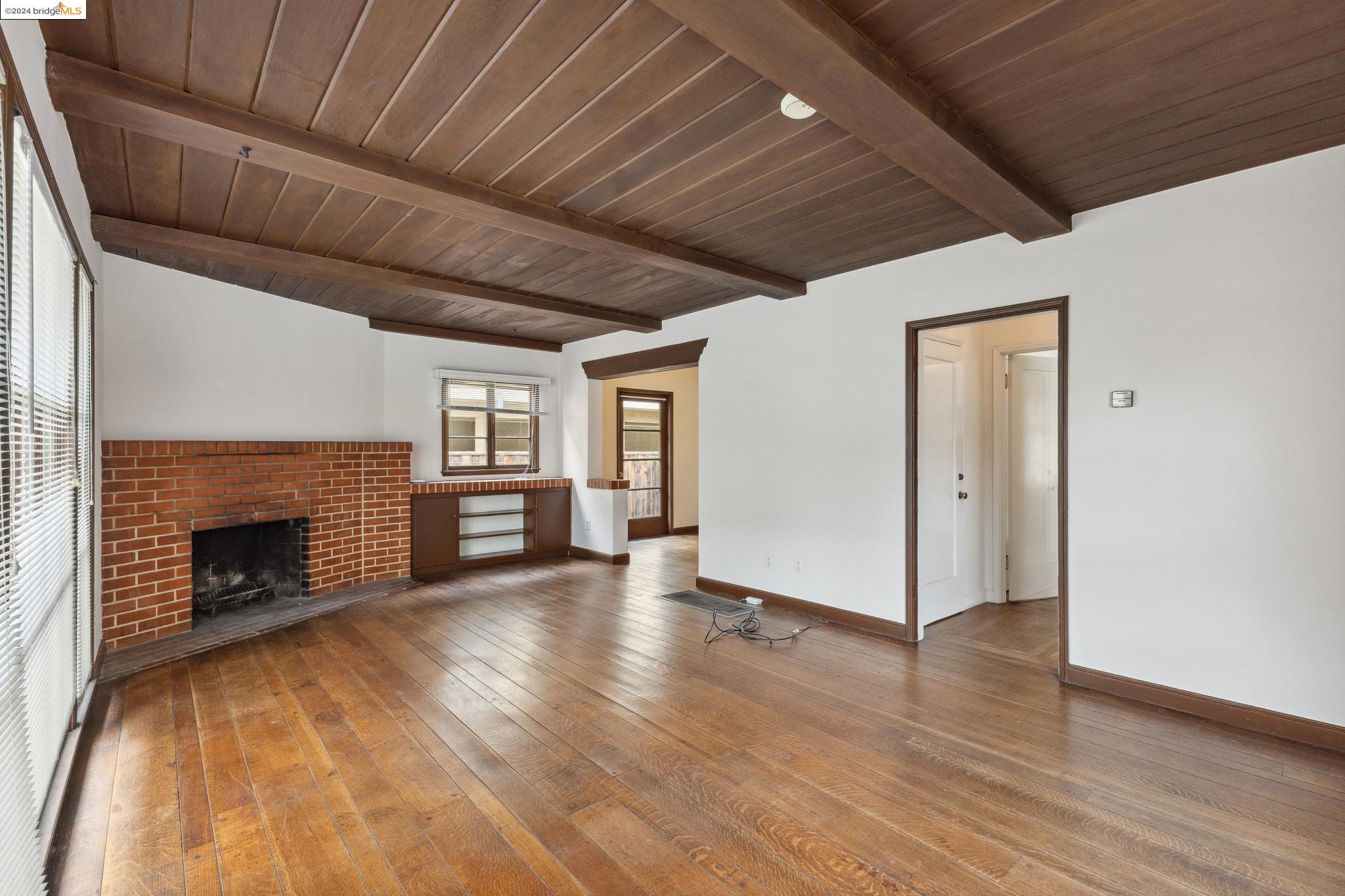 1826 Santa Clara Ave