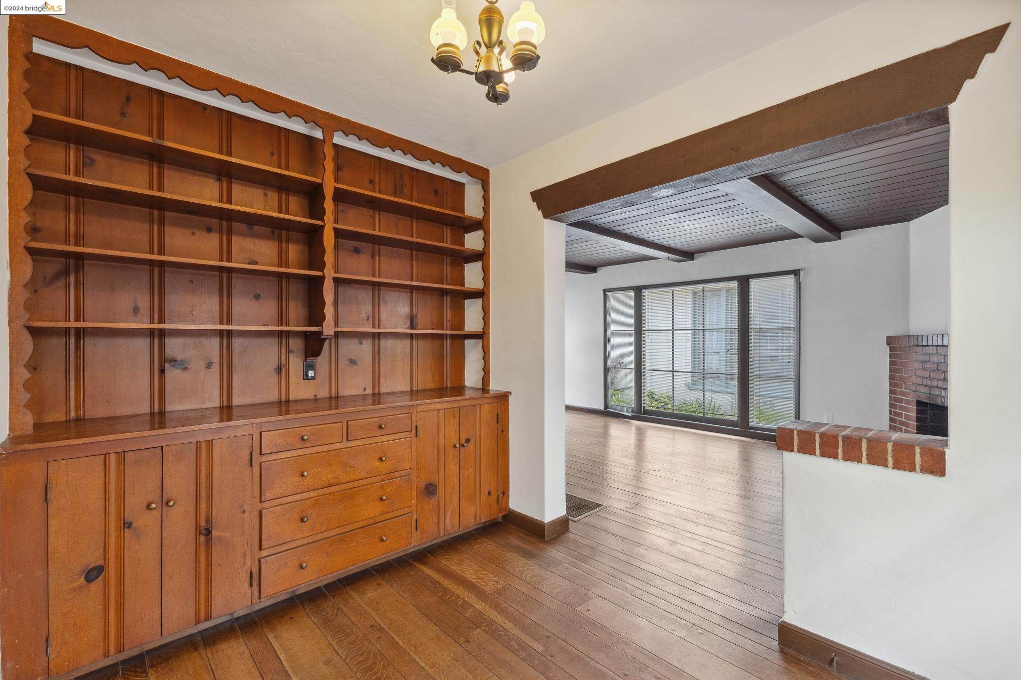 1826 Santa Clara Ave