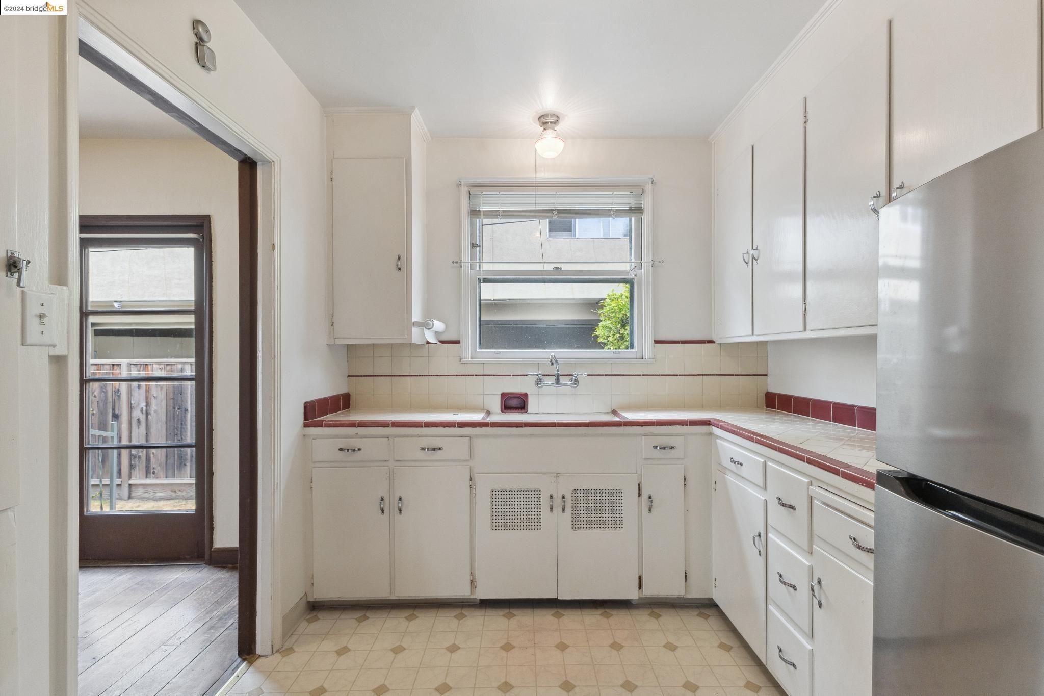 1826 Santa Clara Ave